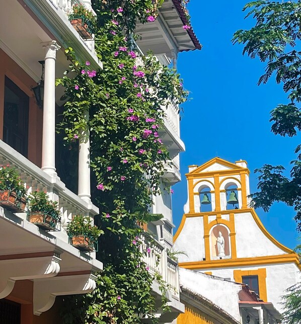 Triple Room, Balcony | Premium bedding, minibar, in-room safe, individually decorated - Hotel Casa La Fe By BespokeColombia (Cartagena)