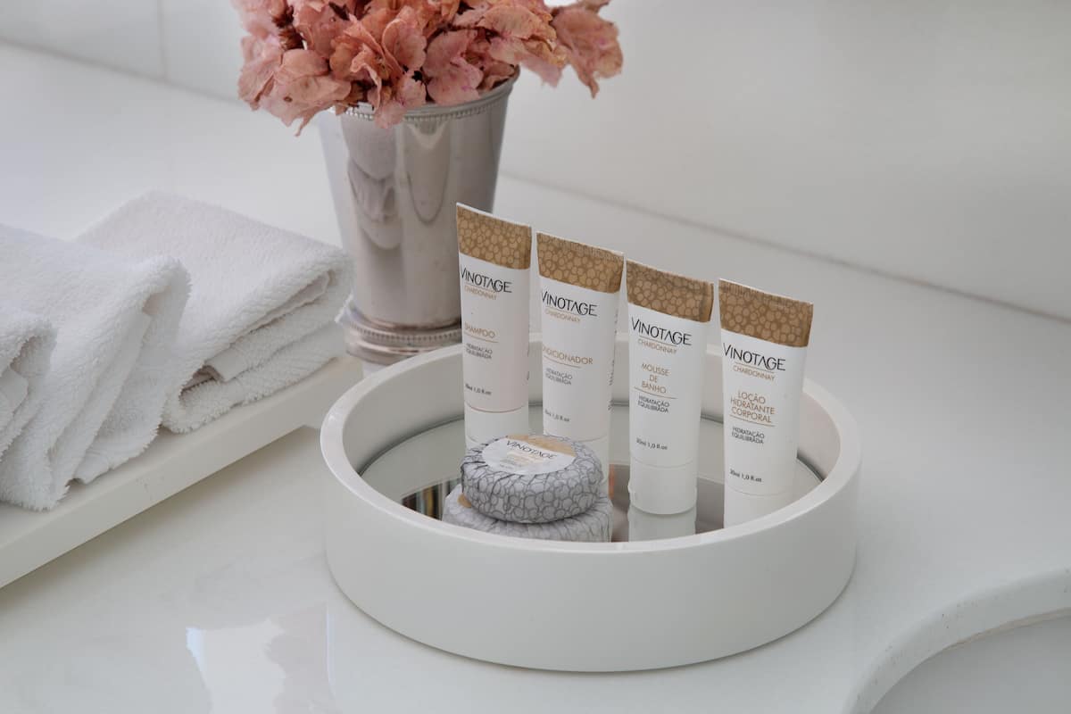 suíte presidencial | bathroom | designer toiletries, hair dryer, bidet, towels