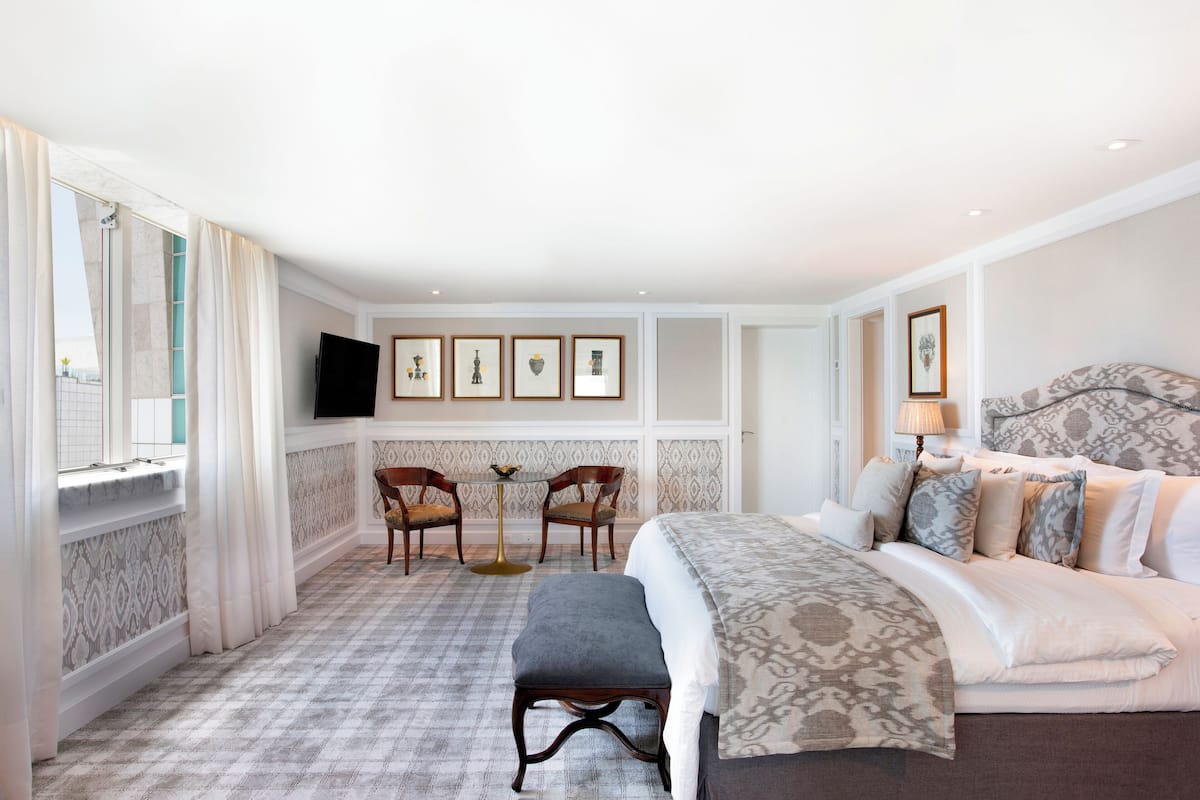 suíte presidencial | minibar, in-room safe, desk, laptop workspace