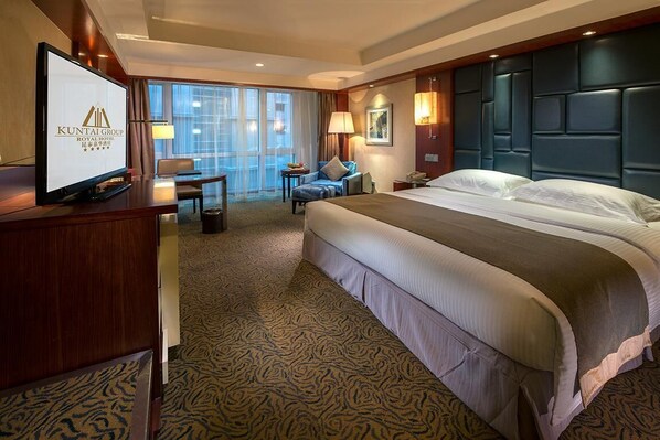 Internet, alarm clocks - Kuntai Royal Hotel Beijing (Beijing)