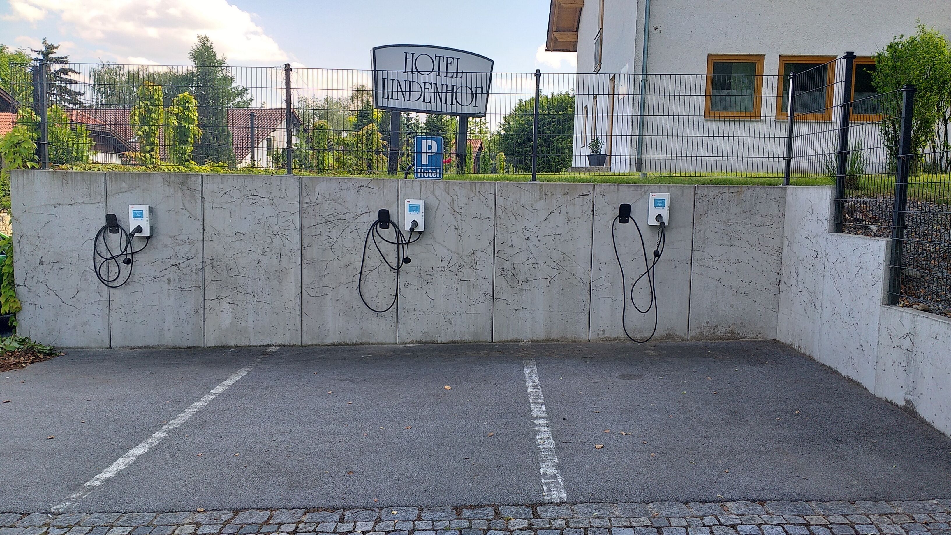 extended parking (surcharge), electric car charging point