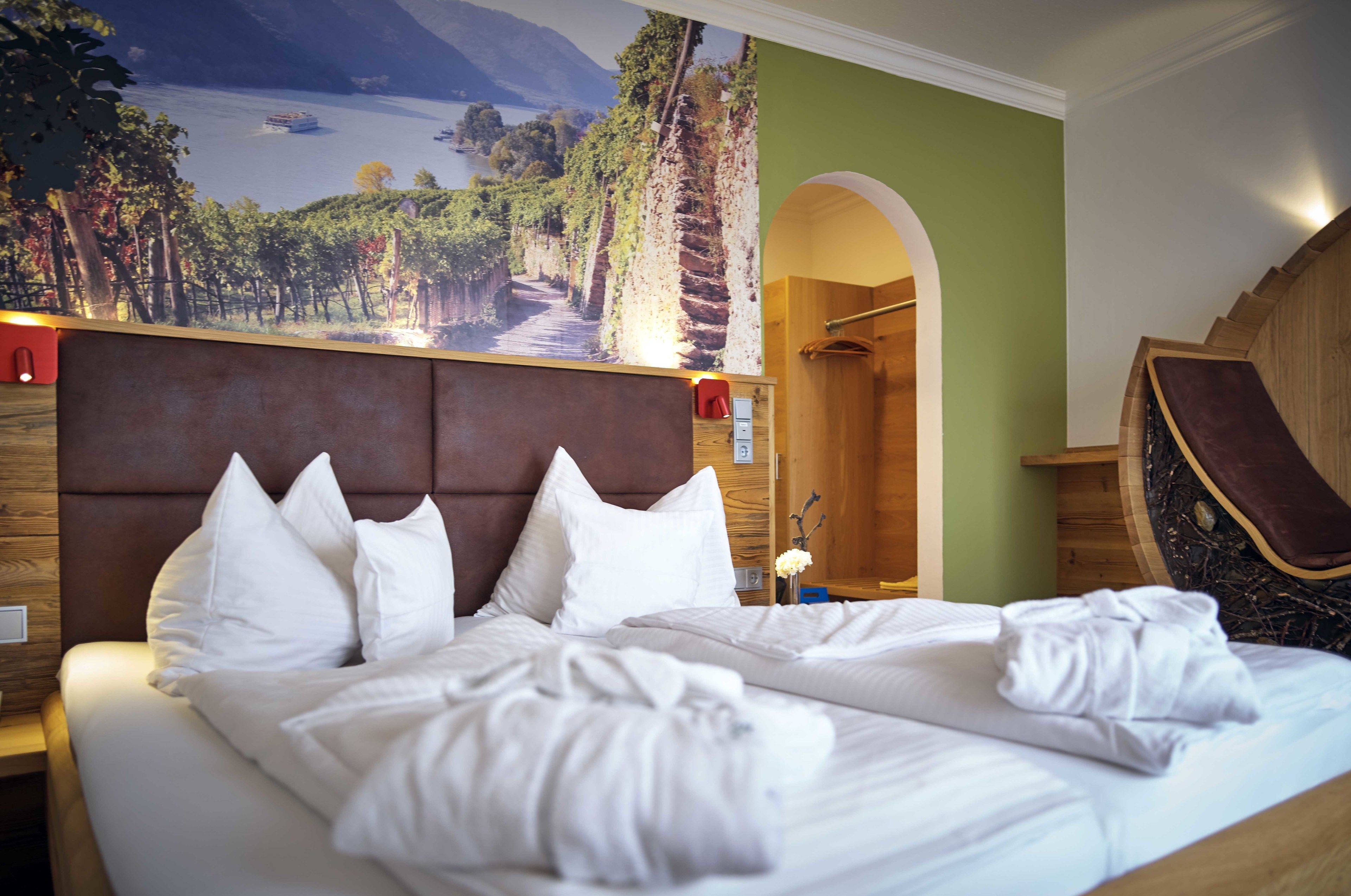 ملاءات للفراش لا تسبب الحساسية وطراز فريد لكل وحدة ومكتب وستائر تعتيم