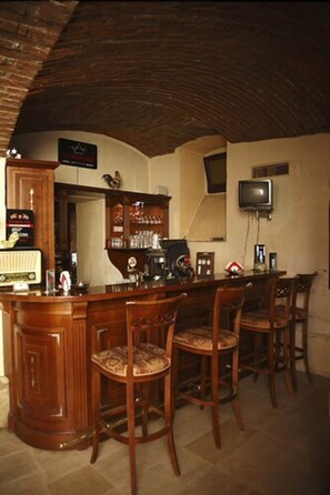 Bar (on property) - Ostoya Palace (Kraków)