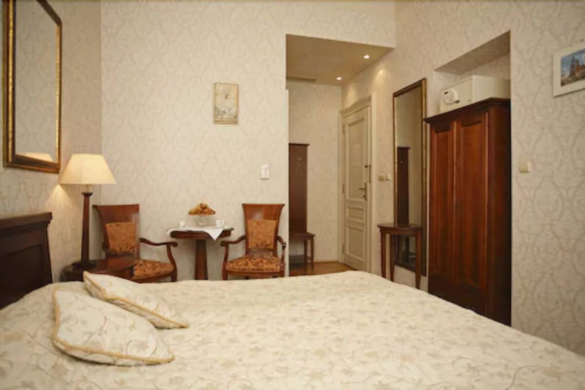 Hypo-allergenic bedding available, minibar, in-room safe, desk