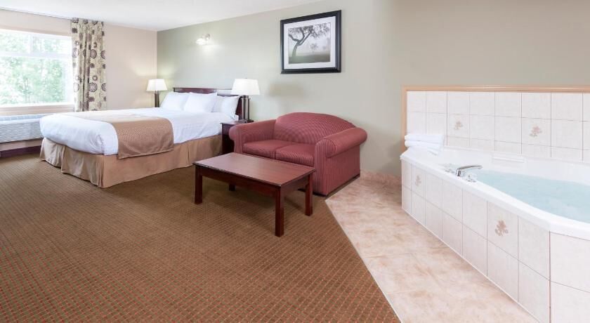 Iron/ironing board, free cribs/infant beds, rollaway beds, free WiFi