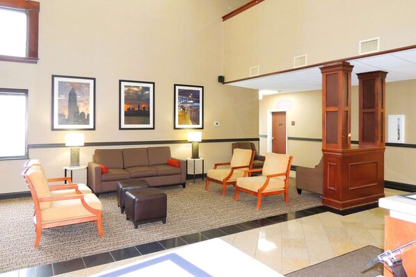 Lobby - Comfort Suites Twinsburg (Twinsburg)