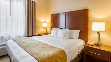 Zimmer, Nichtraucher (Kingbed with Sofa Bed) | Schreibtisch, laptopgeeigneter Arbeitsplatz, Verdunkelungsvorhänge