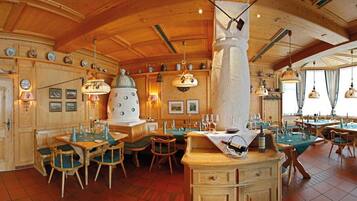 Desayuno buffet diario (EUR 21.00 por persona)