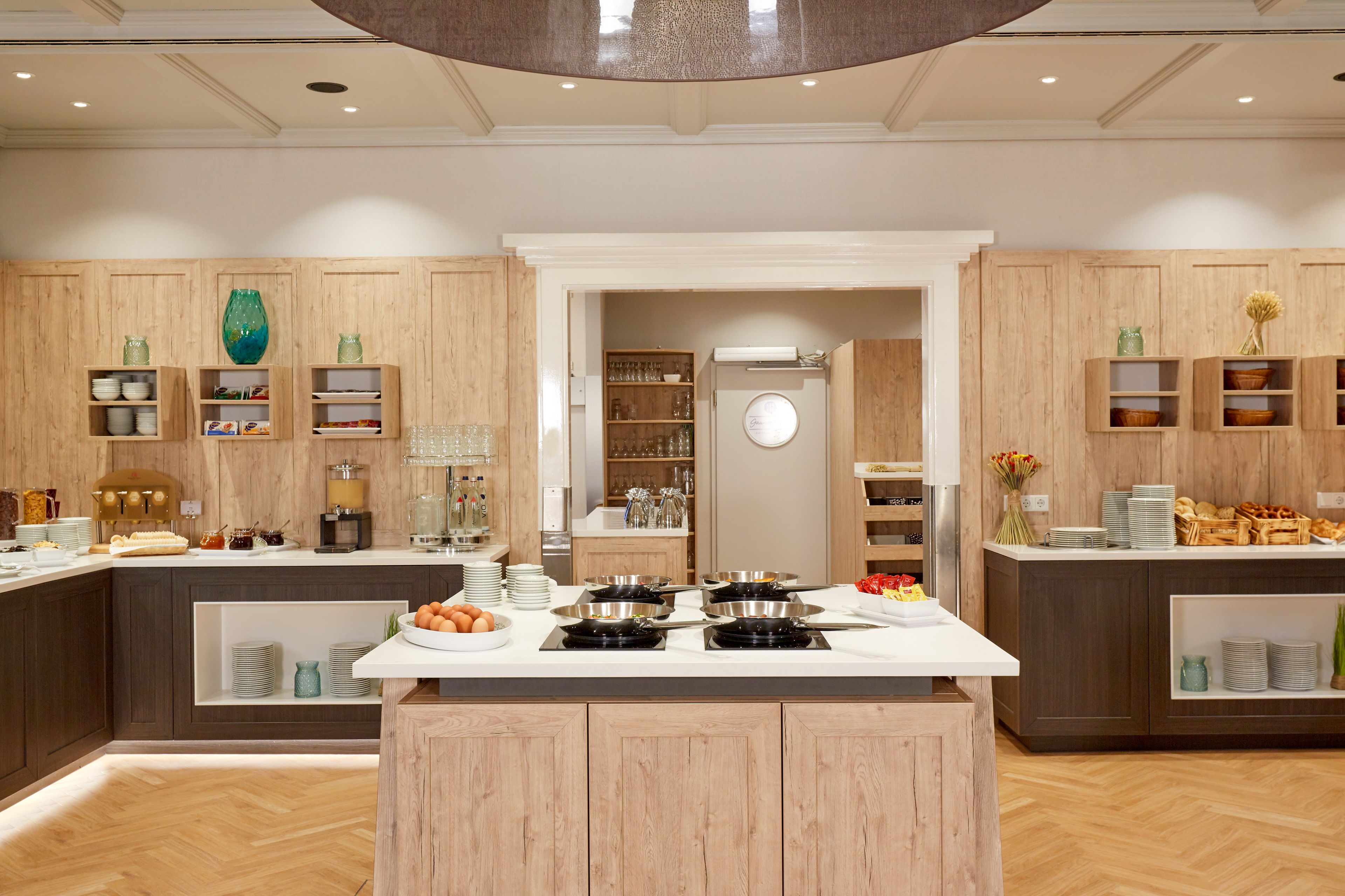 daily buffet breakfast (eur 21.00 per person)