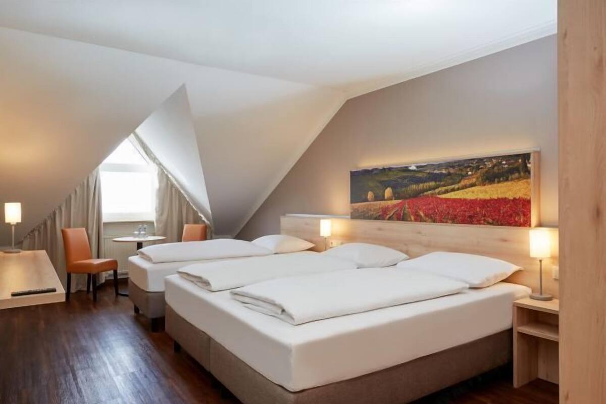 Literie de qualité supérieure, couette en duvet d'oie, bureau