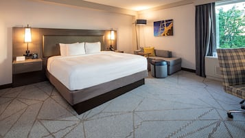 Premium bedding, in-room safe, desk, laptop workspace