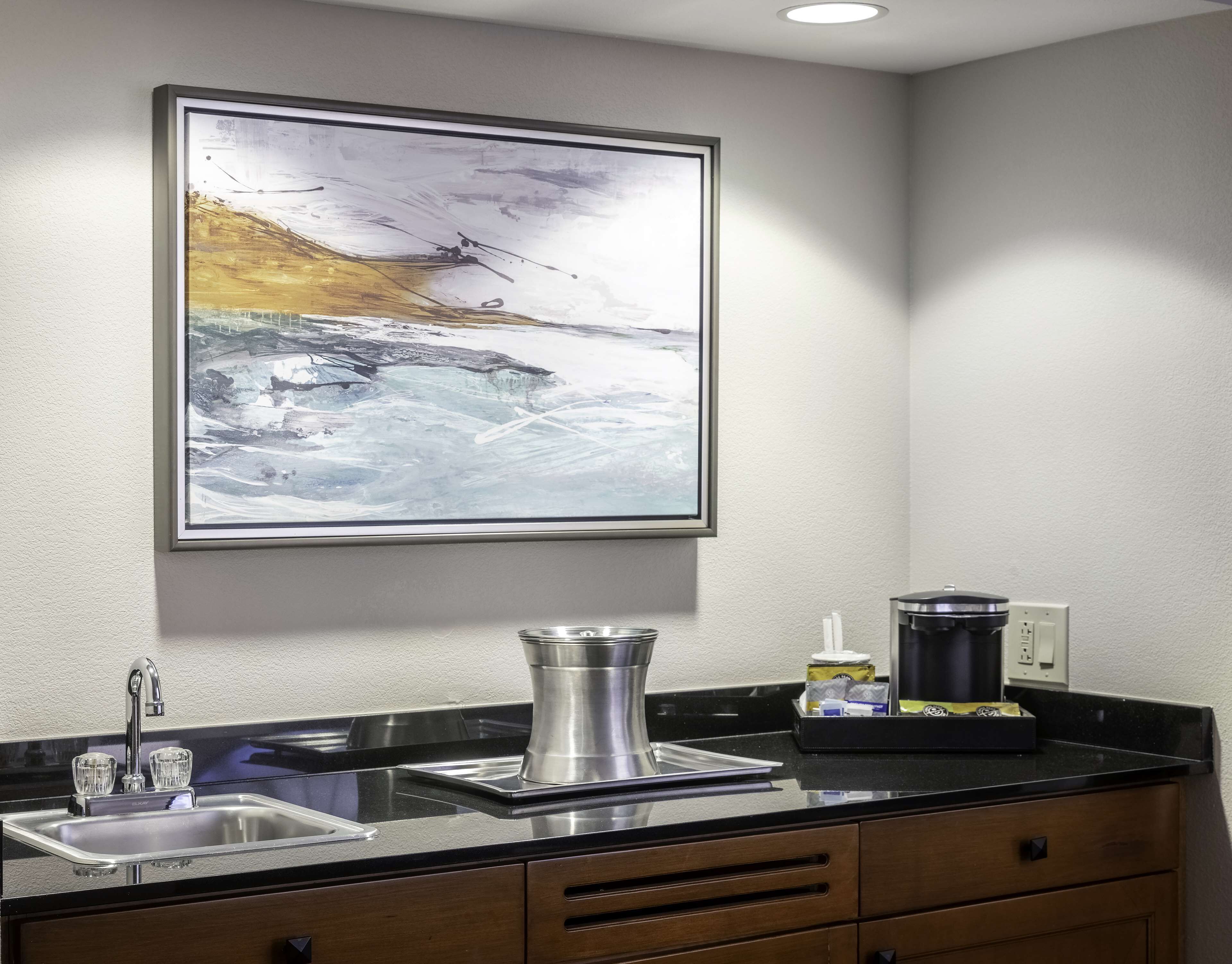 junior suite, 1 king bed | premium bedding, pillow-top beds, in-room safe, desk