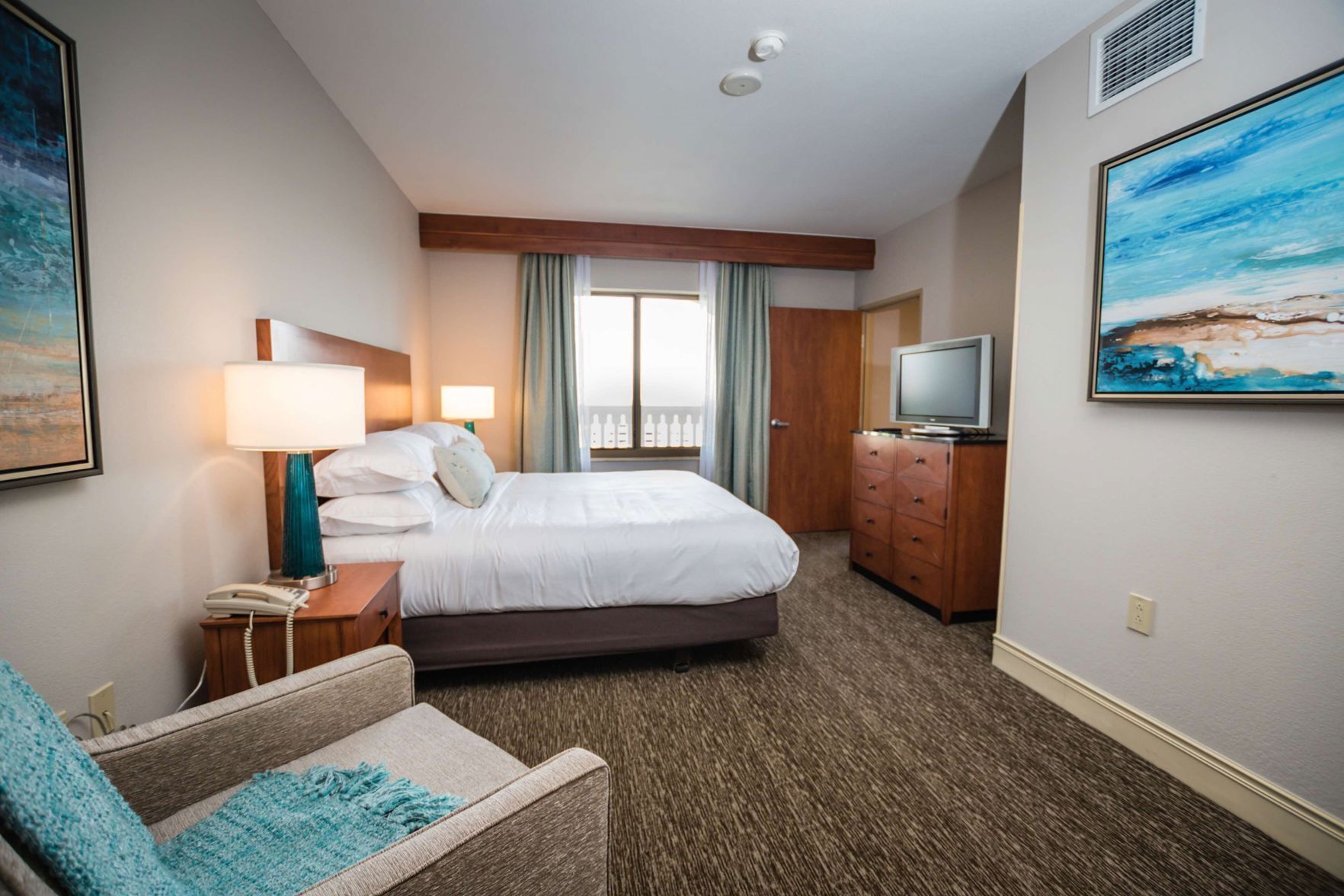 Premium bedding, pillow-top beds, in-room safe, desk