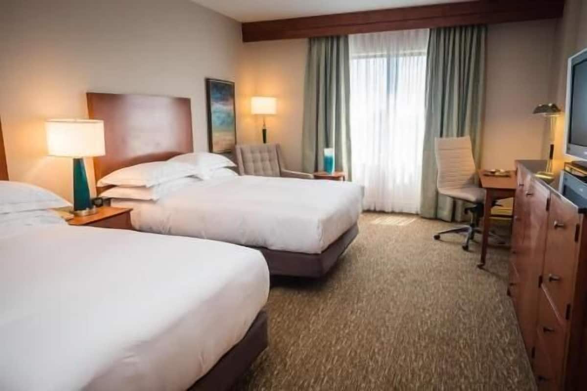 Premium bedding, pillowtop beds, in-room safe, desk