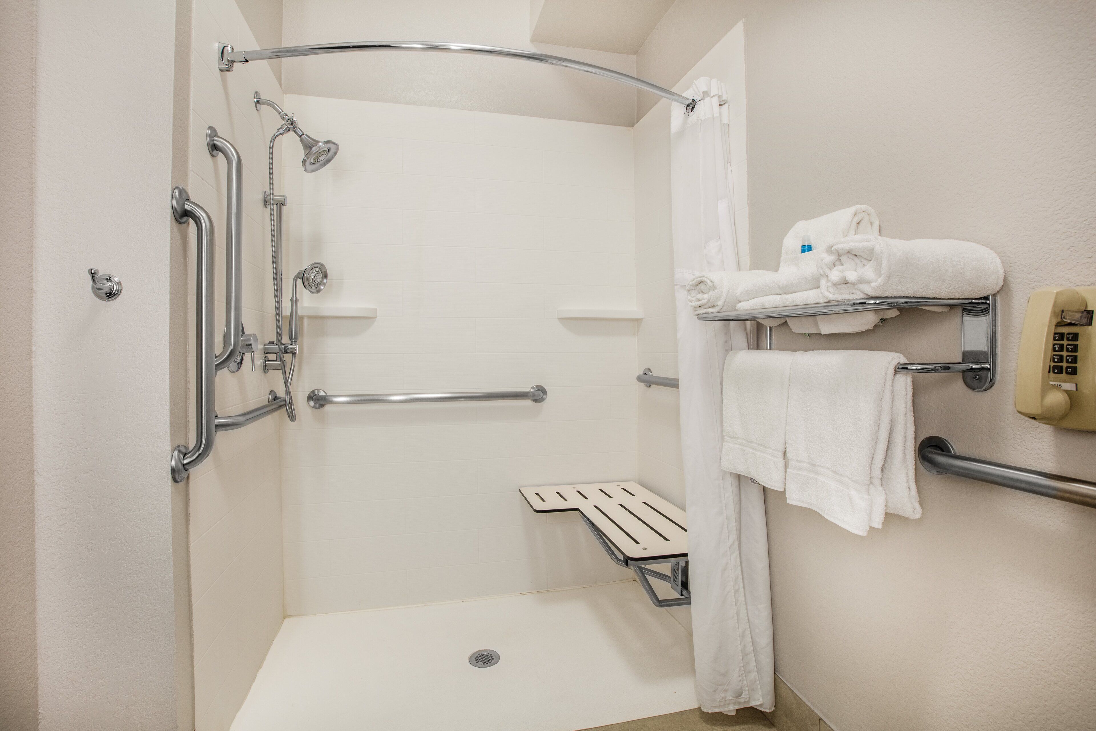 combined shower/bathtub, deep-soaking bathtub, free toiletries