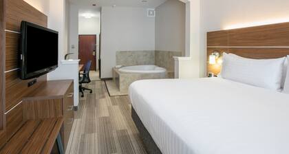 Holiday Inn Express Hotel & Suites Dallas-Grand Prairie I-20 by IHG