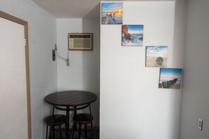 2 Double Beds | Egyptian cotton sheets, premium bedding, down duvets - Tower 64 Motel & RV Park (Trinidad)