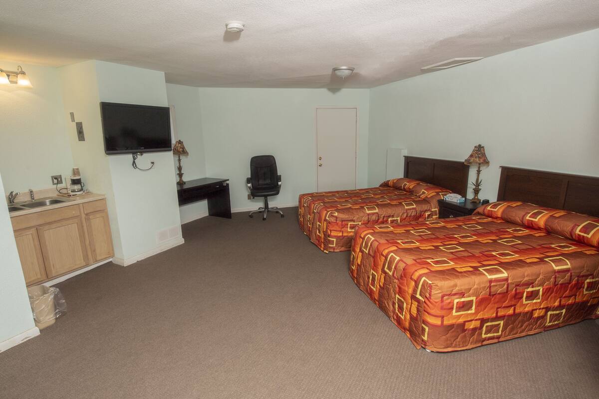 Studio Double Bed Mountain View | Egyptian cotton sheets, premium bedding, down comforters, desk