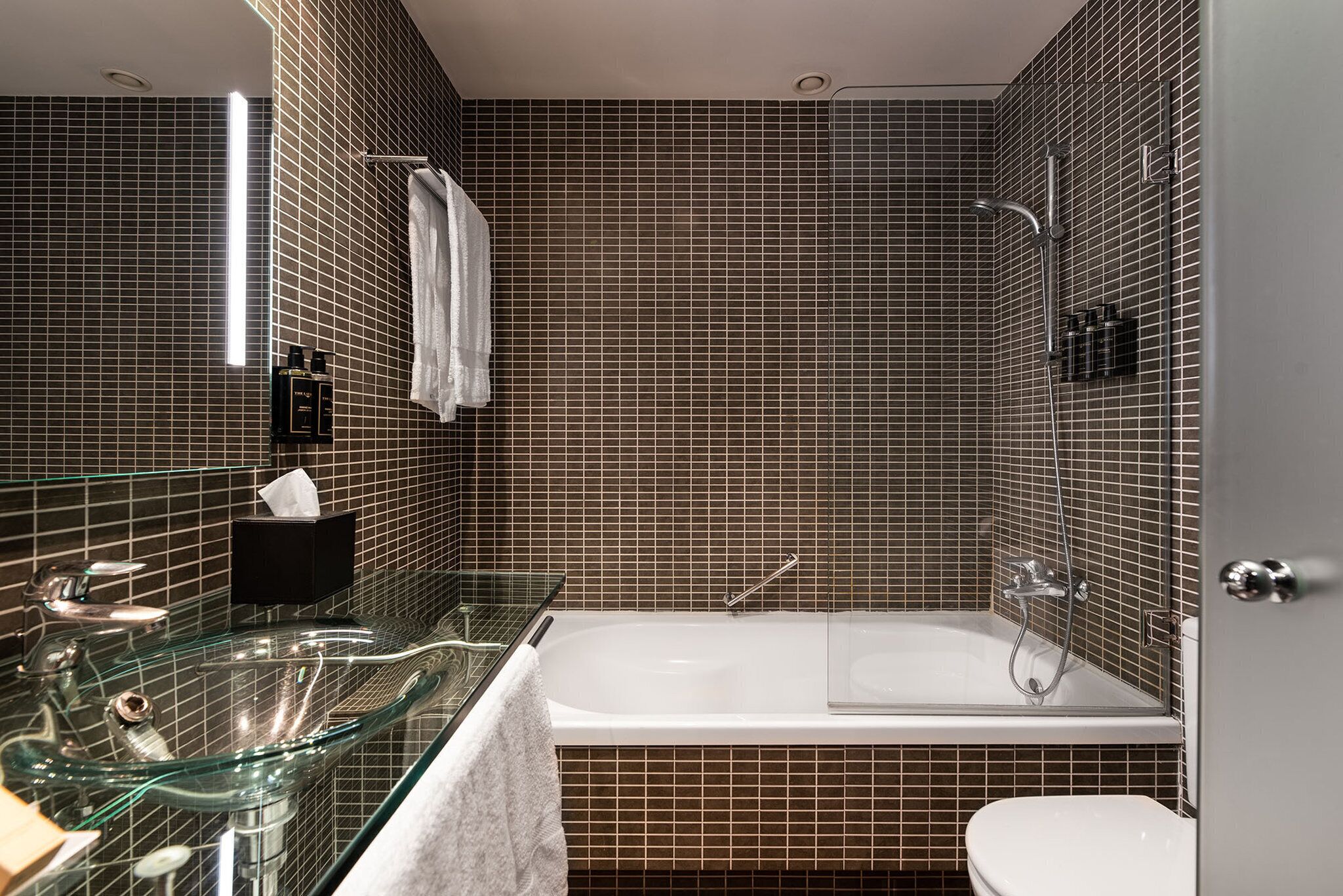 double room | minibar, in-room safe, desk, blackout curtains