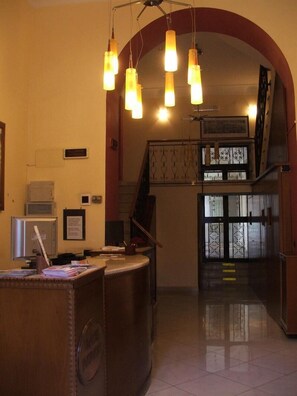 Lobby - Tourist (Naples)