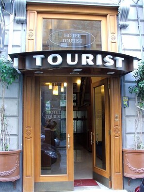 Exterior - Tourist (Naples)