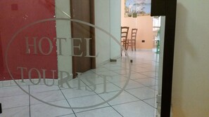 تفاصيل الفندق من الداخل