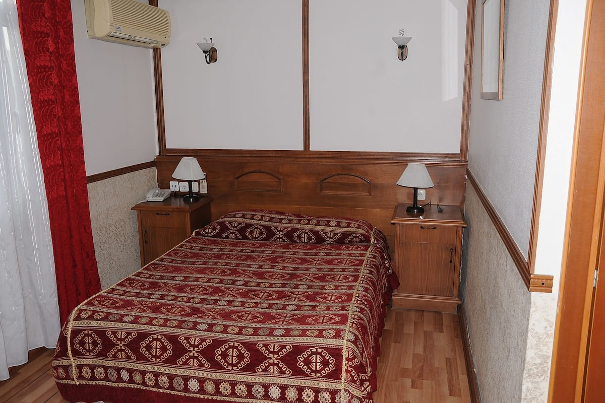 Premium bedding, memory foam beds, minibar, in-room safe