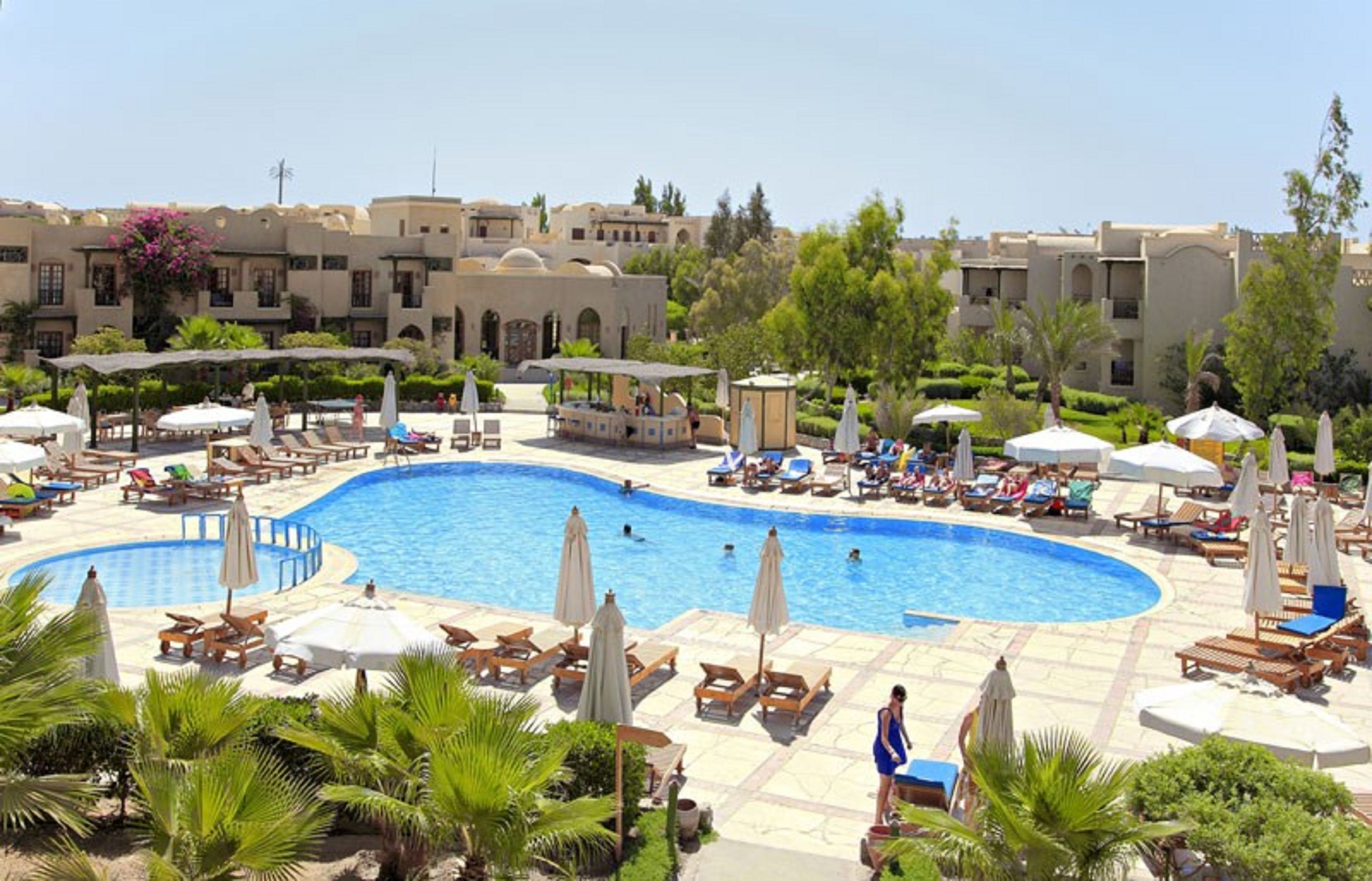 Indoor pool, 5 outdoor pools, pool umbrellas, sun loungers