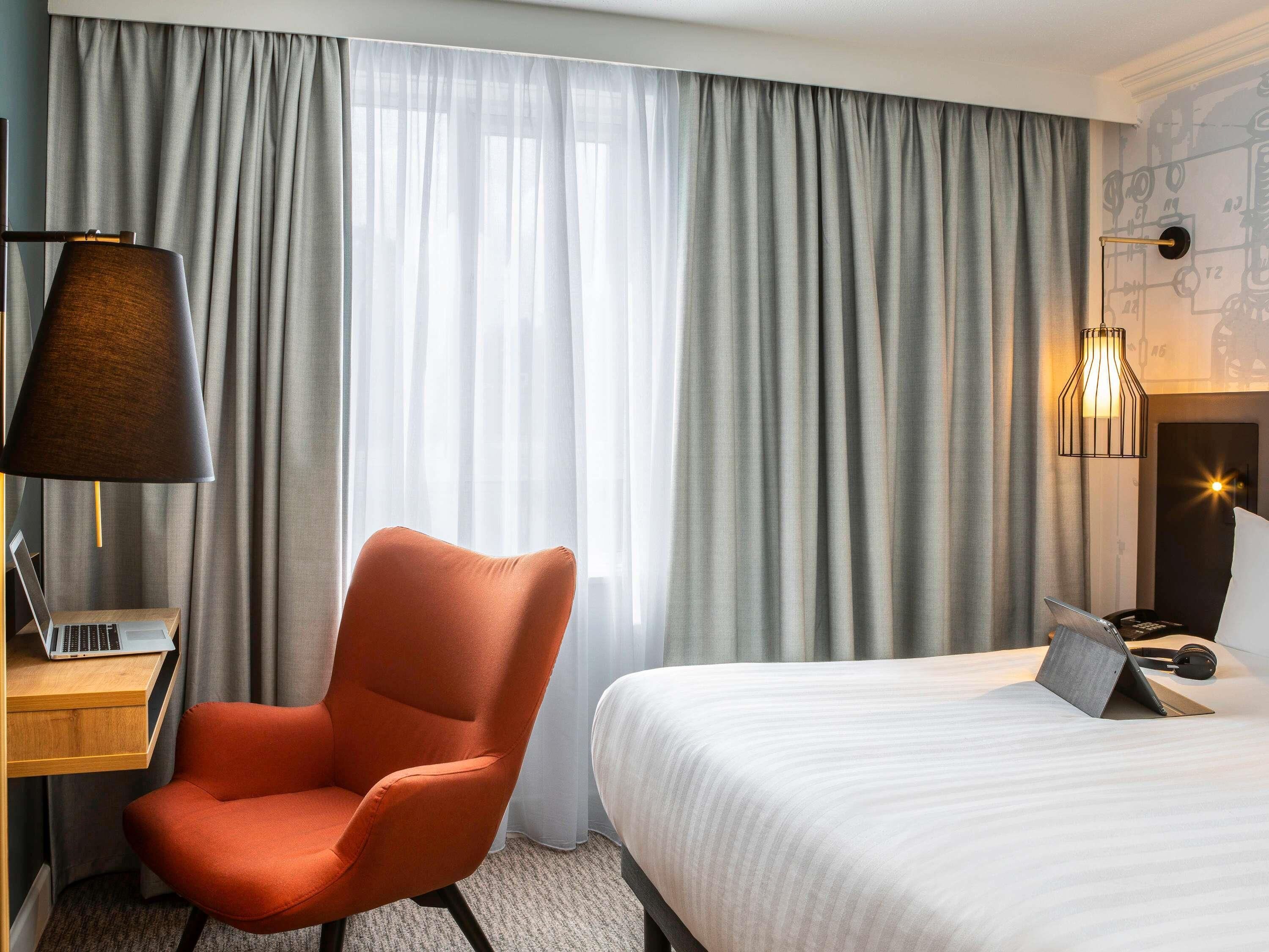 Hypo-allergenic bedding, in-room safe, desk, laptop workspace