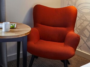 Hypo-allergenic bedding, in-room safe, desk, laptop workspace