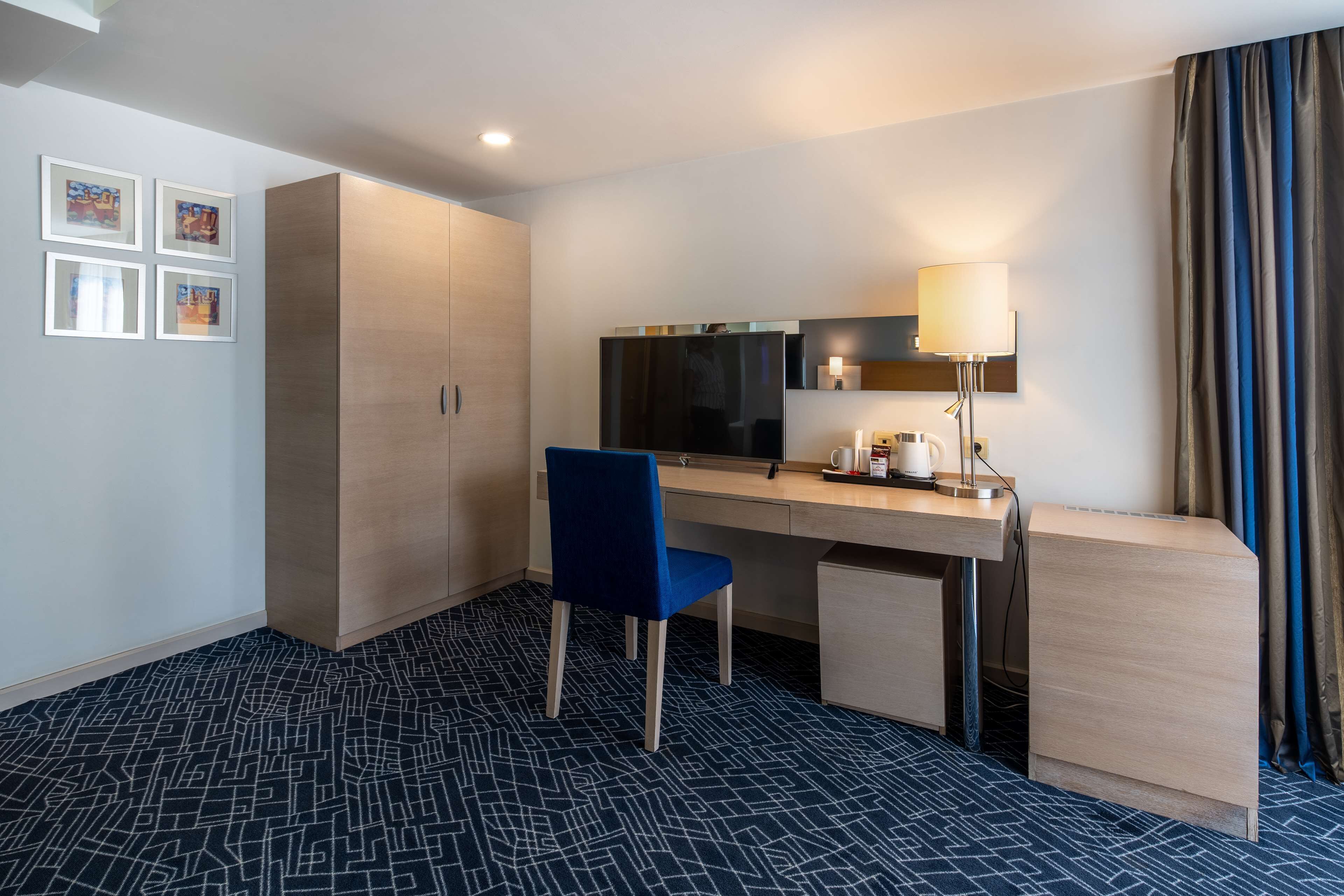 1 bedroom, in-room safe, desk, laptop workspace