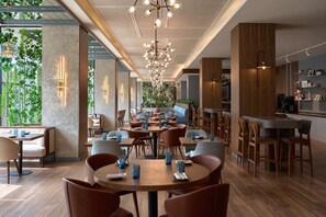 Tägliches Frühstücksbuffet gegen Gebühr
