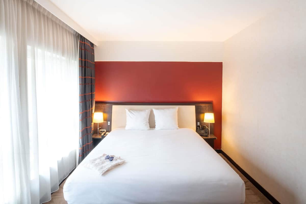 In-room safe, desk, blackout curtains, soundproofing