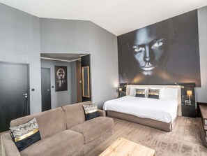 Suite, 1 King Bed | In-room safe, desk, blackout drapes, soundproofing - Mercure Le Mans Centre (Le Mans)