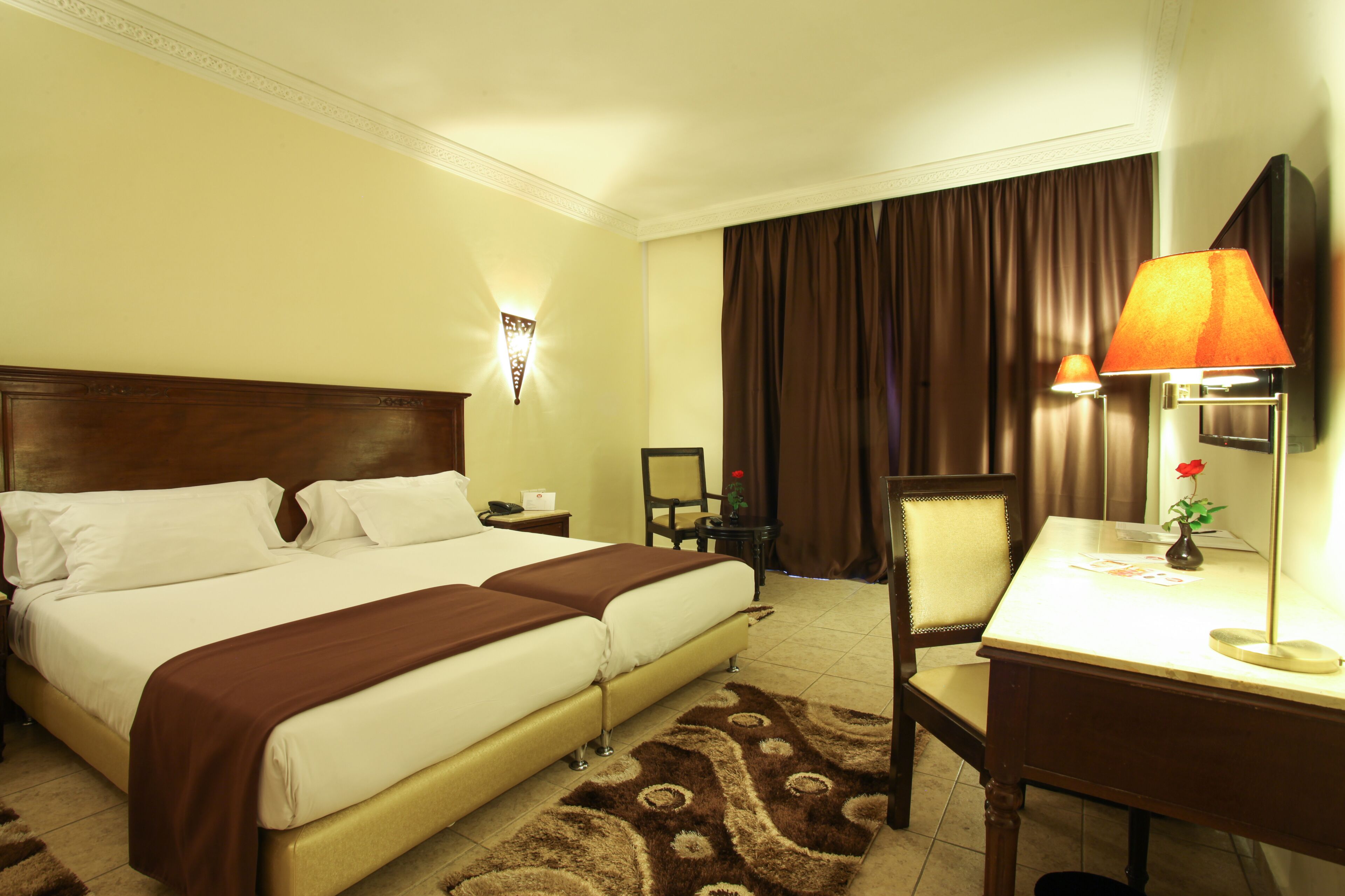 Twin Room | In-room safe, desk, free WiFi, bed sheets