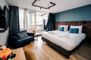 Deluxe Double Room, Balcony, Sea View | In-room safe, desk, blackout drapes, free WiFi