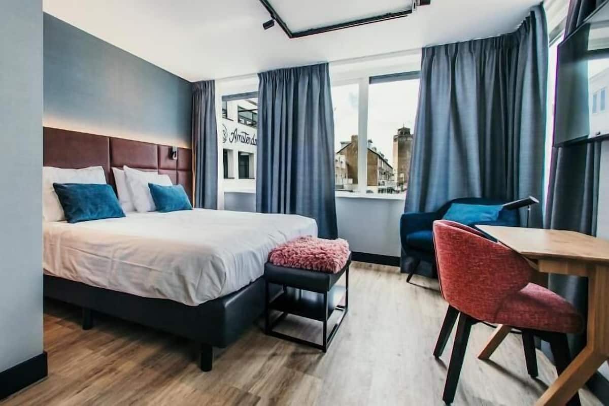 Coffres-forts dans les chambres, bureau, rideaux occultants