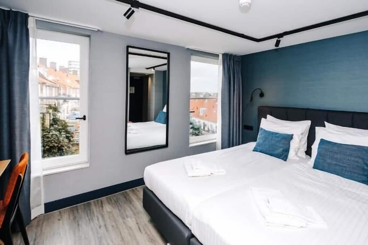 Coffres-forts dans les chambres, bureau, rideaux occultants