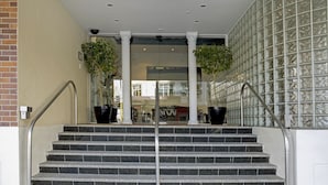 Property entrance - Econo Lodge City Central (Auckland)
