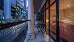 Room, Balcony | View from room - Econo Lodge City Central (Auckland)