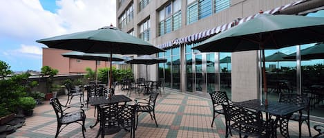 Tempat makan luar