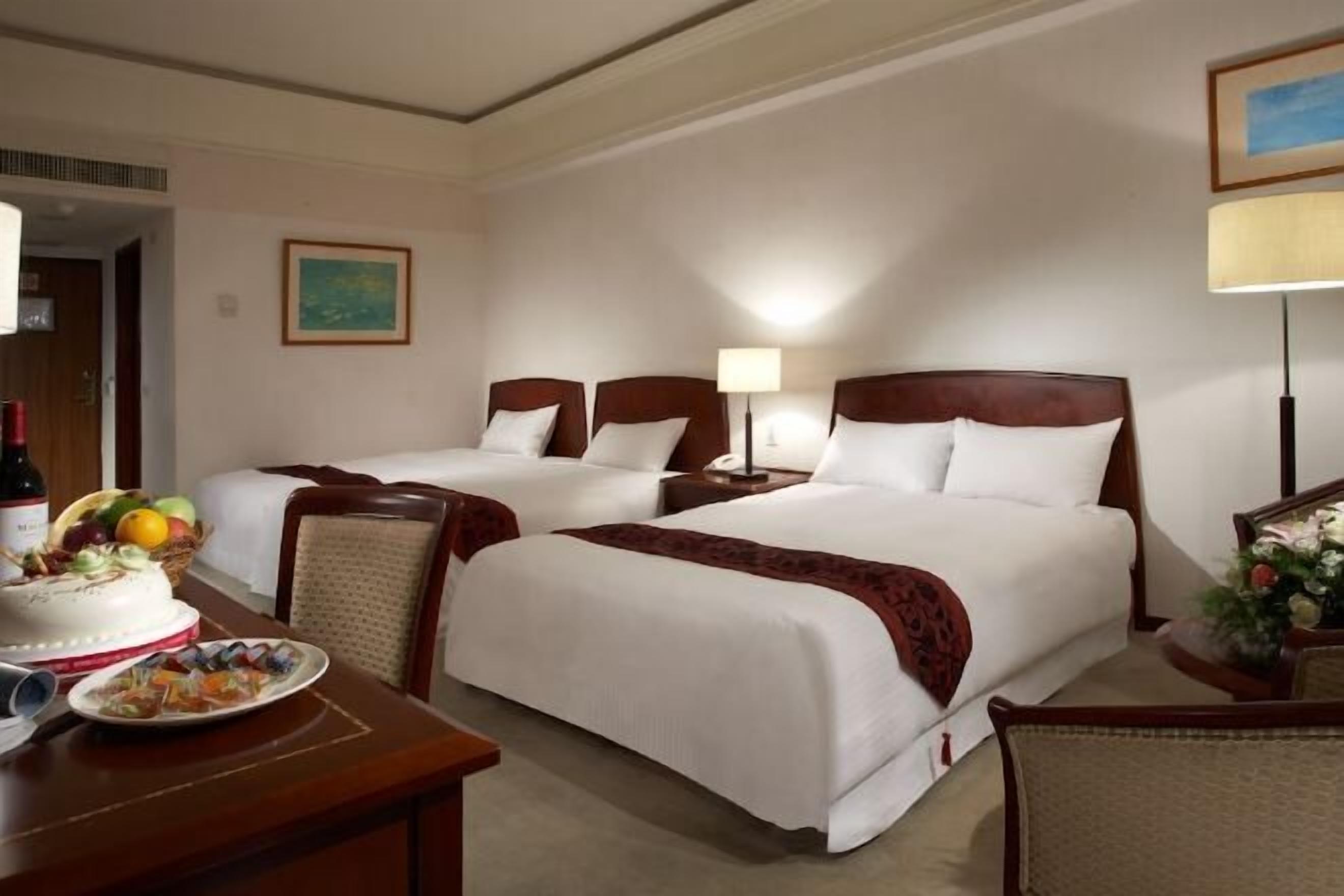 Blackout drapes, soundproofing, iron/ironing board, free WiFi