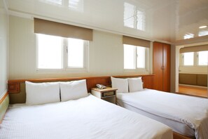 Family Room, Multiple Beds | Desk, blackout drapes, soundproofing, free WiFi - The Lion Hotel (Luodong)