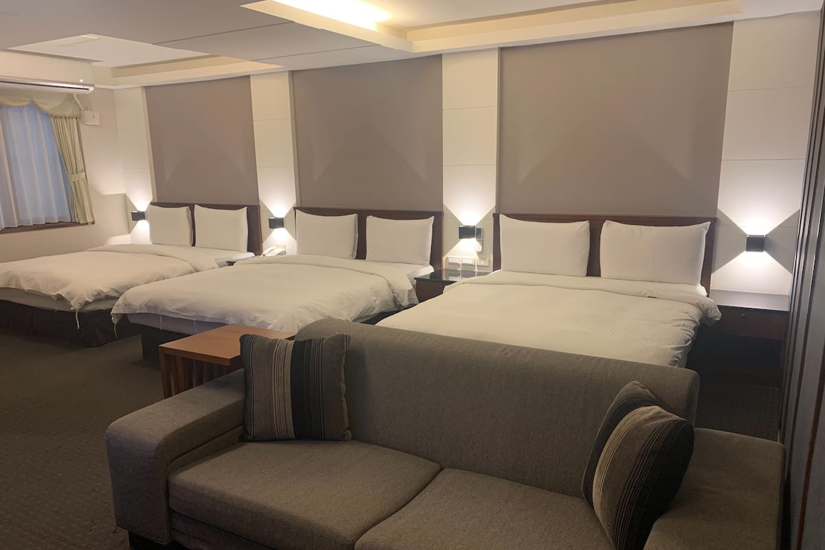 Family Room | Premium bedding, down duvets, free minibar, desk