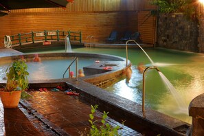Kolam renang outdoor
