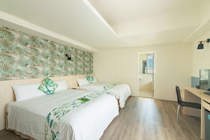 Down comforters, desk, free cribs/infant beds, free WiFi - Liga Hotel (Hualien City)