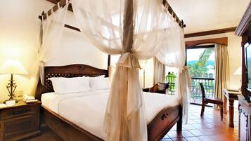 Superior Double Room, 1 Queen Bed | Premium bedding, free minibar, in-room safe, individually decorated