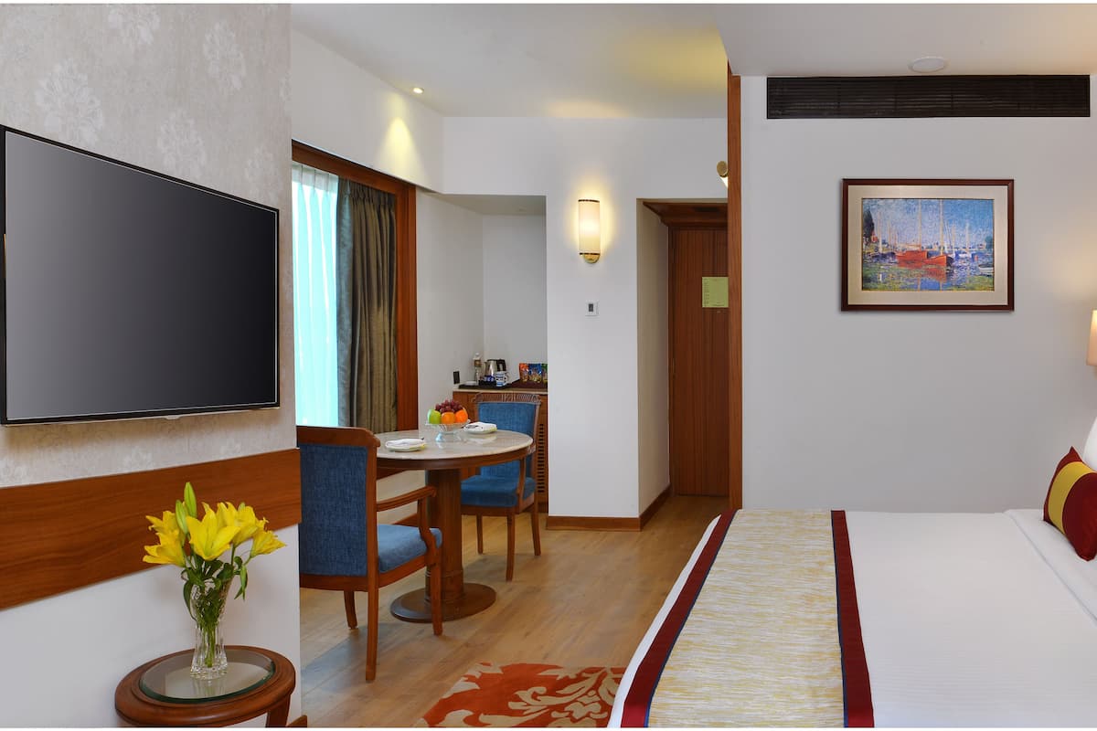 Minibar, in-room safe, desk, soundproofing