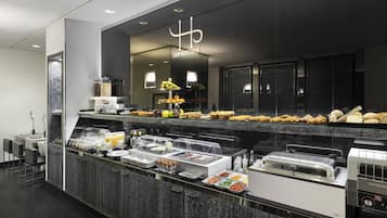 Petit déjeuner buffet (20 EUR par personne)