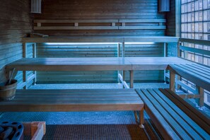 Salas de tratamiento para parejas, sauna y tina de hidromasaje